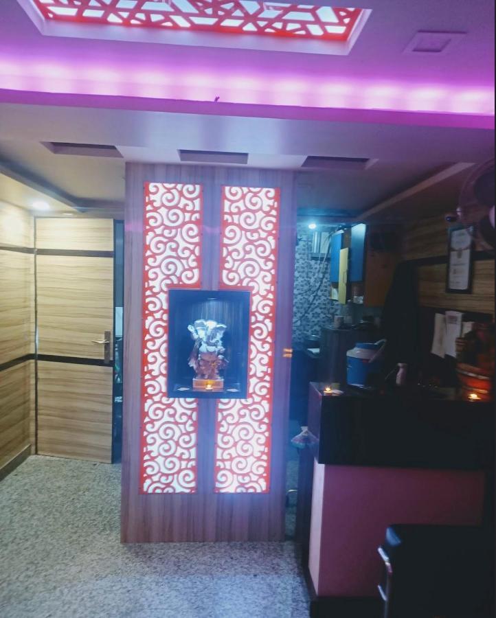 Oyo 86669 Arnav Residency Hotel New Delhi Bagian luar foto