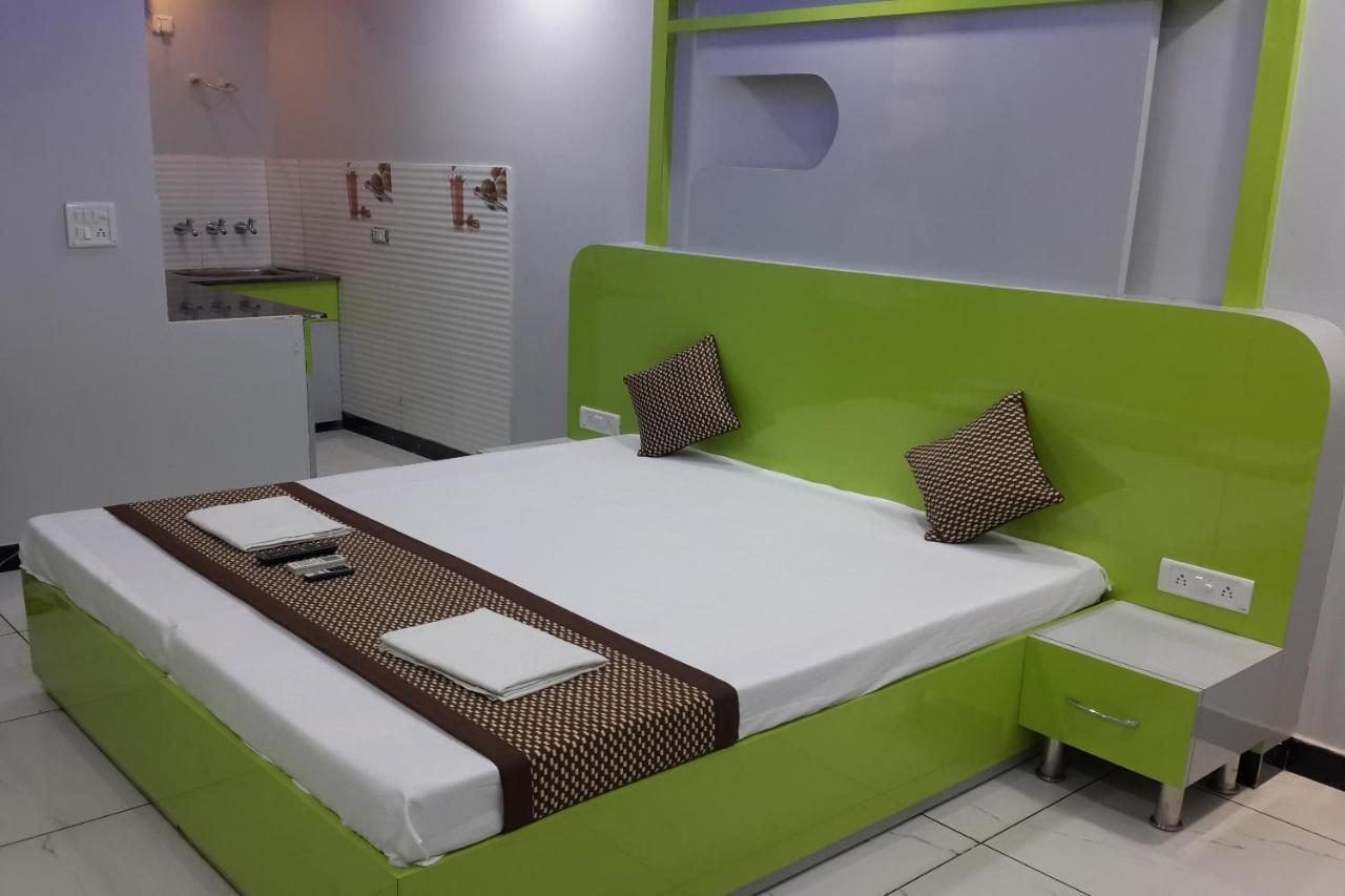 Oyo 86669 Arnav Residency Hotel New Delhi Bagian luar foto