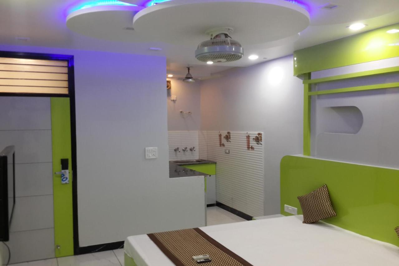 Oyo 86669 Arnav Residency Hotel New Delhi Bagian luar foto