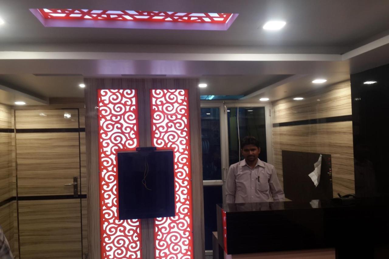 Oyo 86669 Arnav Residency Hotel New Delhi Bagian luar foto