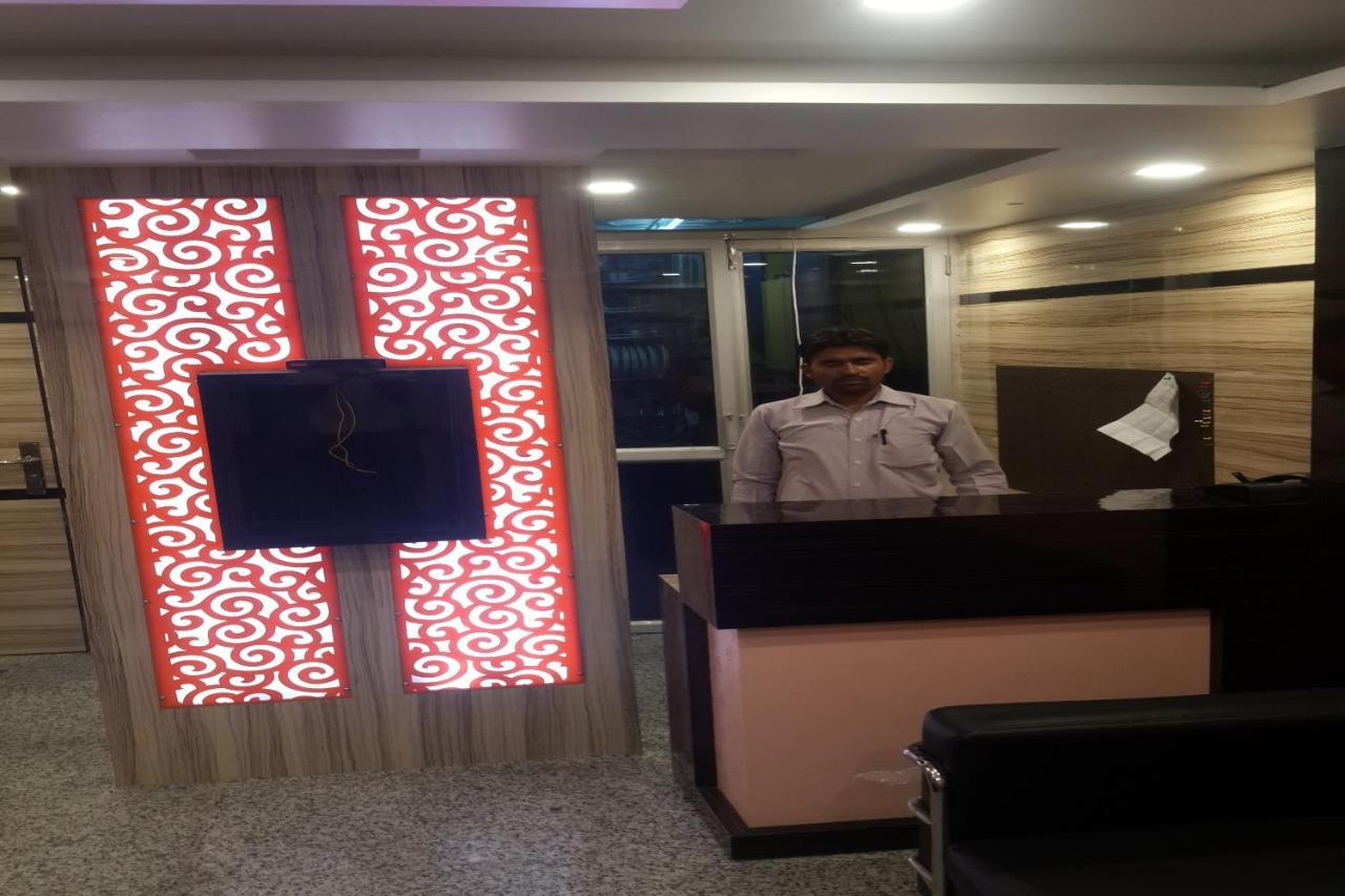 Oyo 86669 Arnav Residency Hotel New Delhi Bagian luar foto